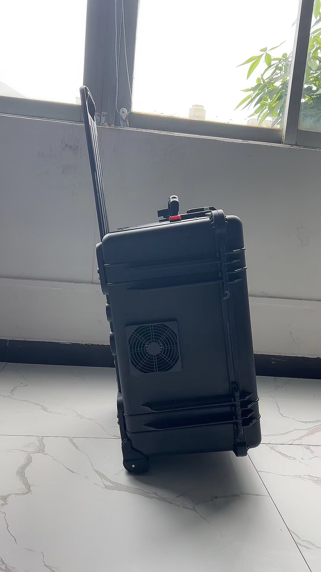 兴庆手拉箱型移动通信干扰器